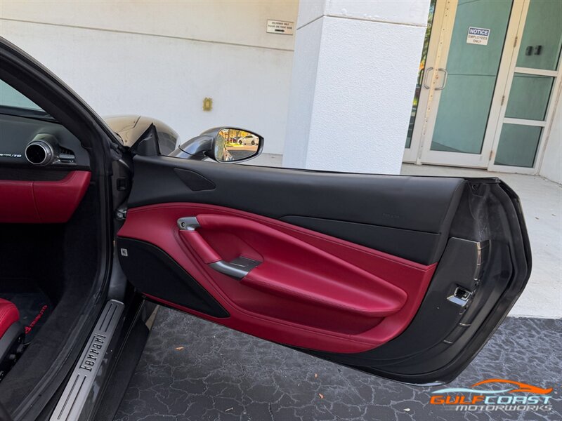 Used 2021 Ferrari F8 Tributo RWD image 34