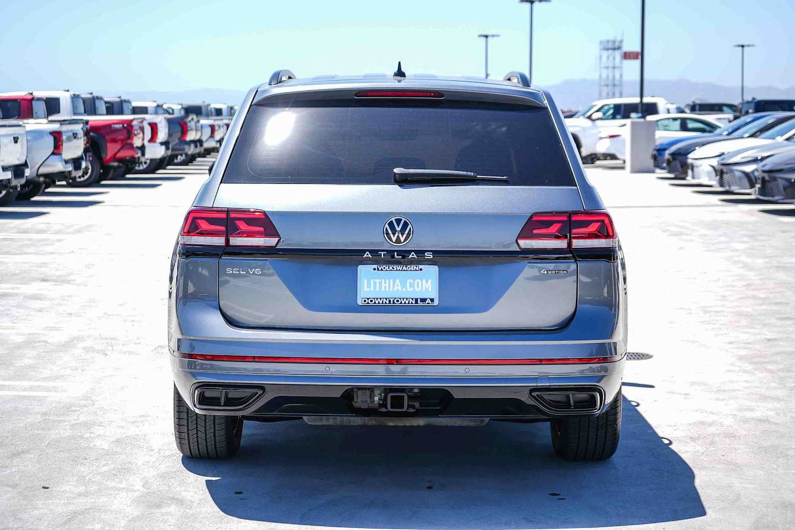 Certified 2023 Volkswagen Atlas SEL R-Line AWD/4WD image 7