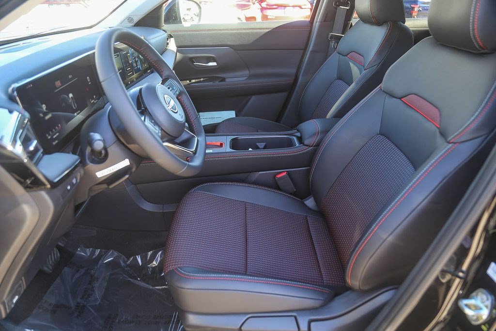 New 2026 Nissan Kicks SR FWD image 18