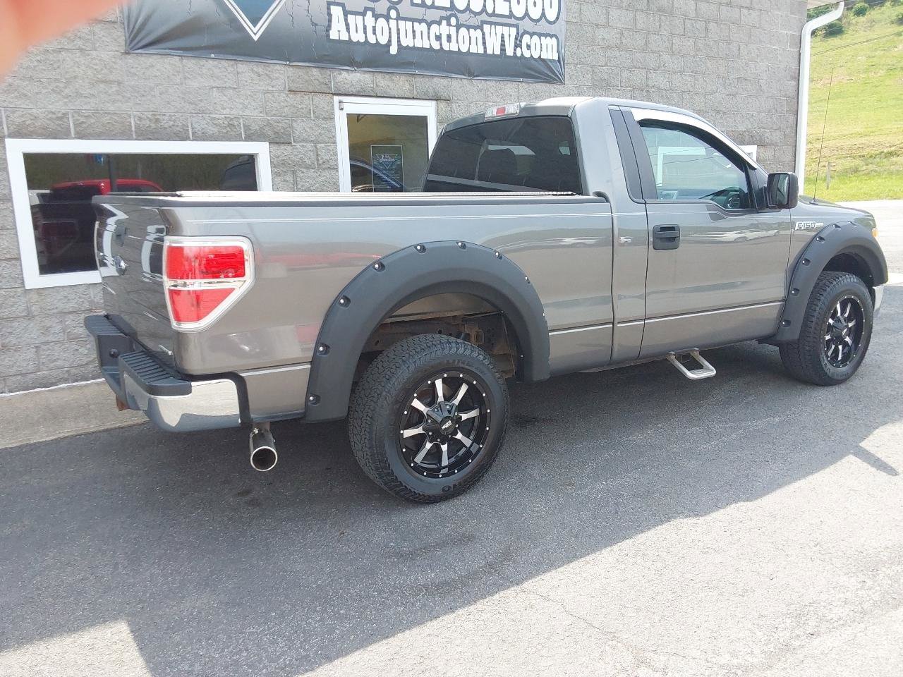 Used 2013 Ford F150 XLT w/ Mid Equipment Group RWD image 3