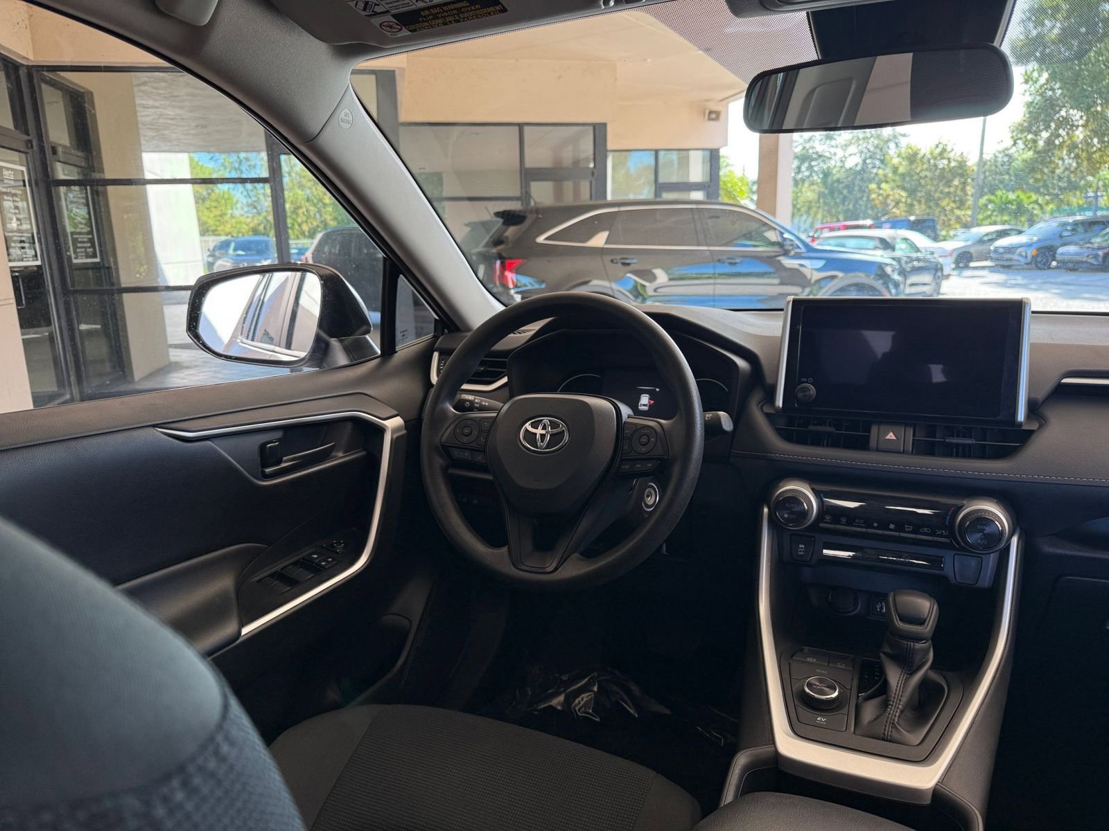 Used 2025 Toyota RAV4 LE image 38