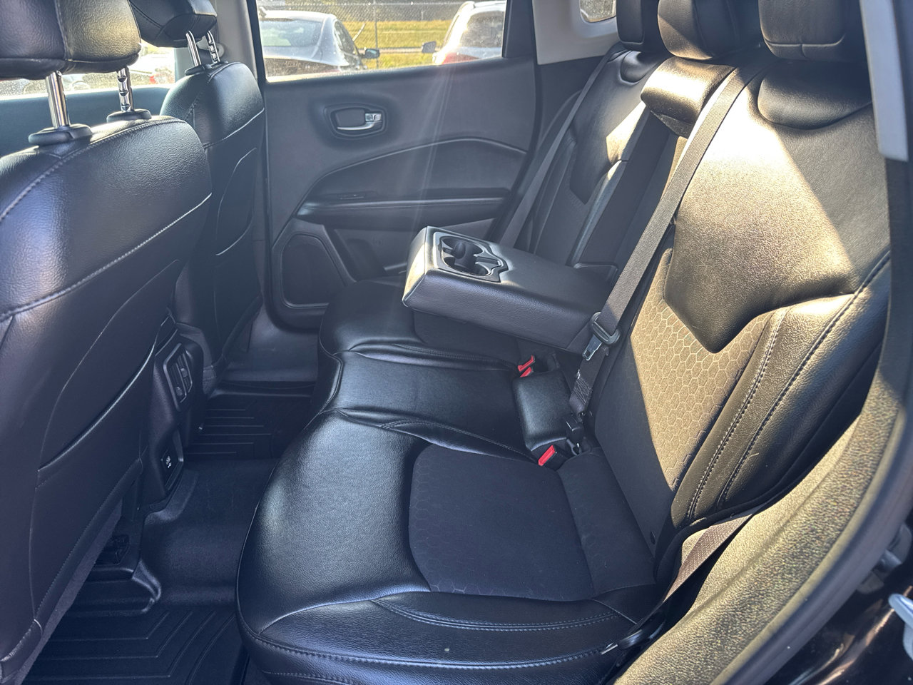 Used 2018 Jeep Compass Latitude image 11