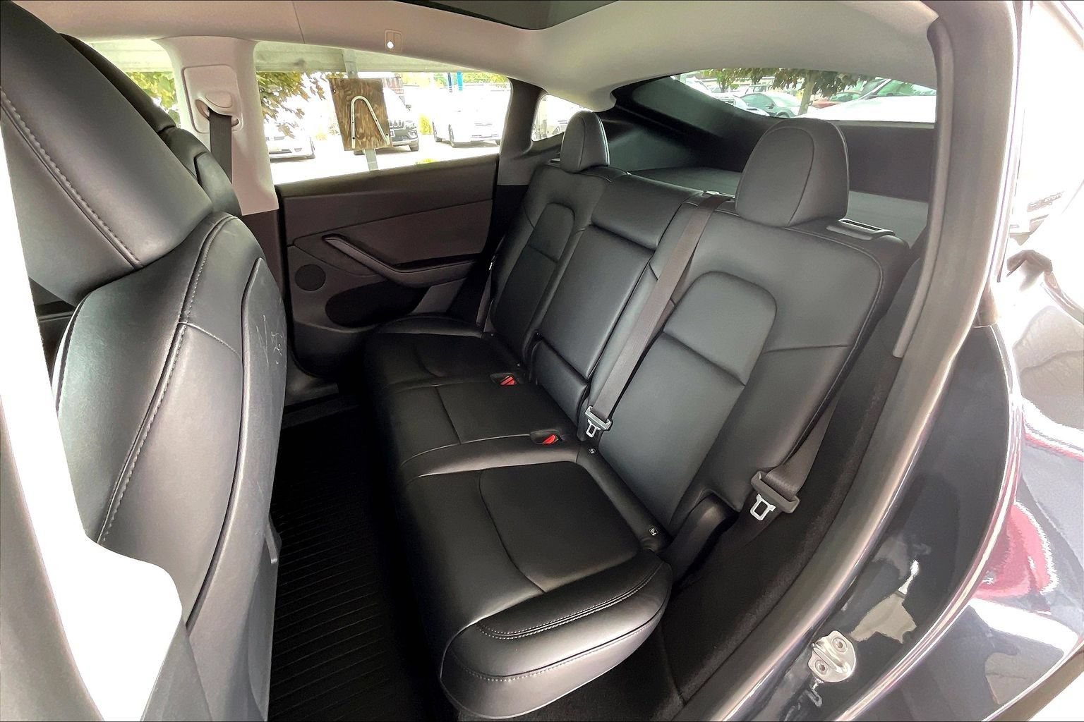 Used 2024 Tesla Model Y Long Range AWD/4WD image 19