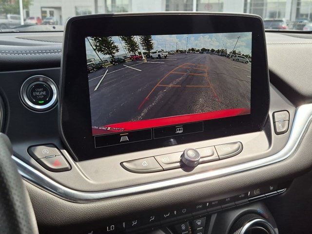 Used 2025 Chevrolet Blazer LT AWD/4WD image 12