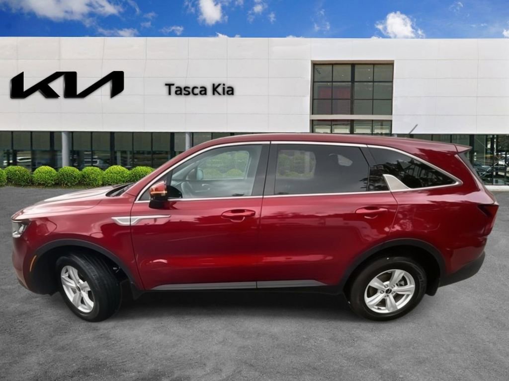 Used 2023 Kia Sorento LX image 3