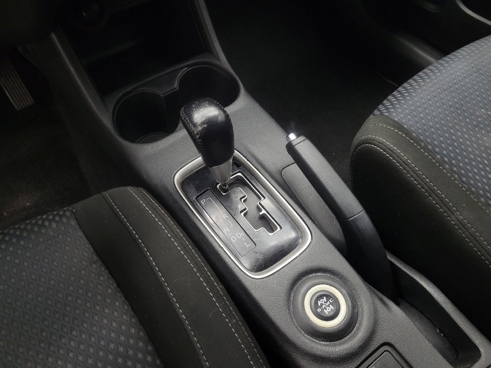Used 2016 Mitsubishi Outlander SE AWD/4WD image 26