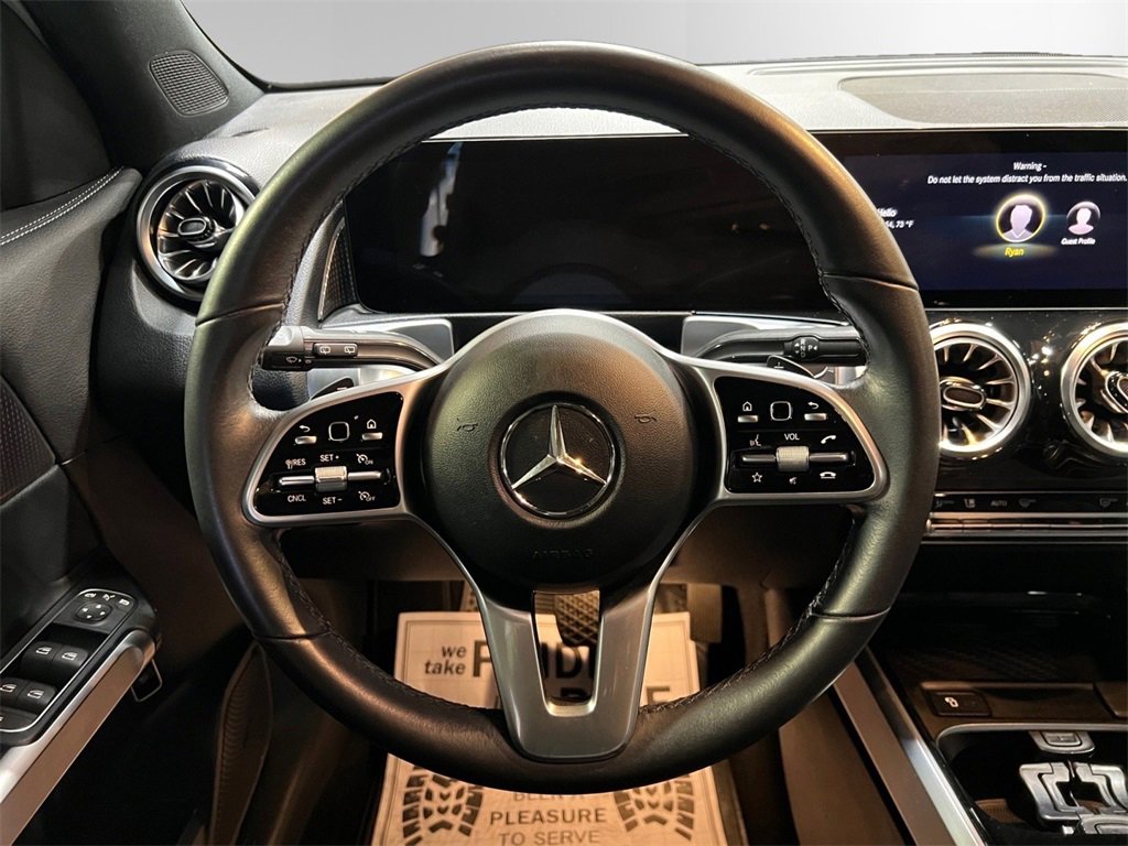 Used 2022 Mercedes-Benz EQB 300 4MATIC image 27