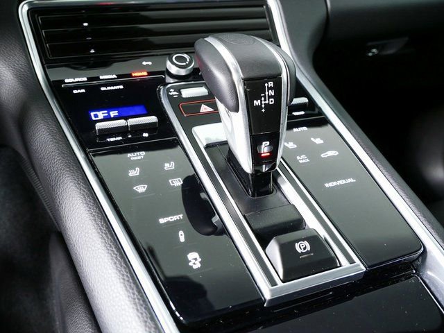 Certified 2023 Porsche Panamera Platinum Edition image 19