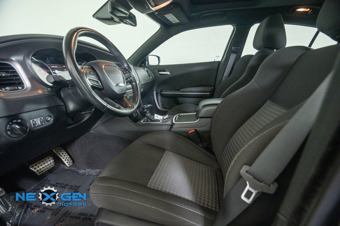 Used 2023 Dodge Charger GT w/ Blacktop Special Edition AWD/4WD image 10