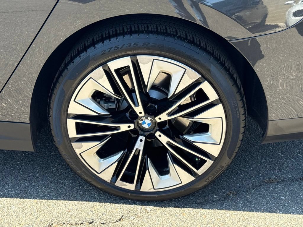 Used 2026 BMW 530i w/ Premium Package RWD image 14