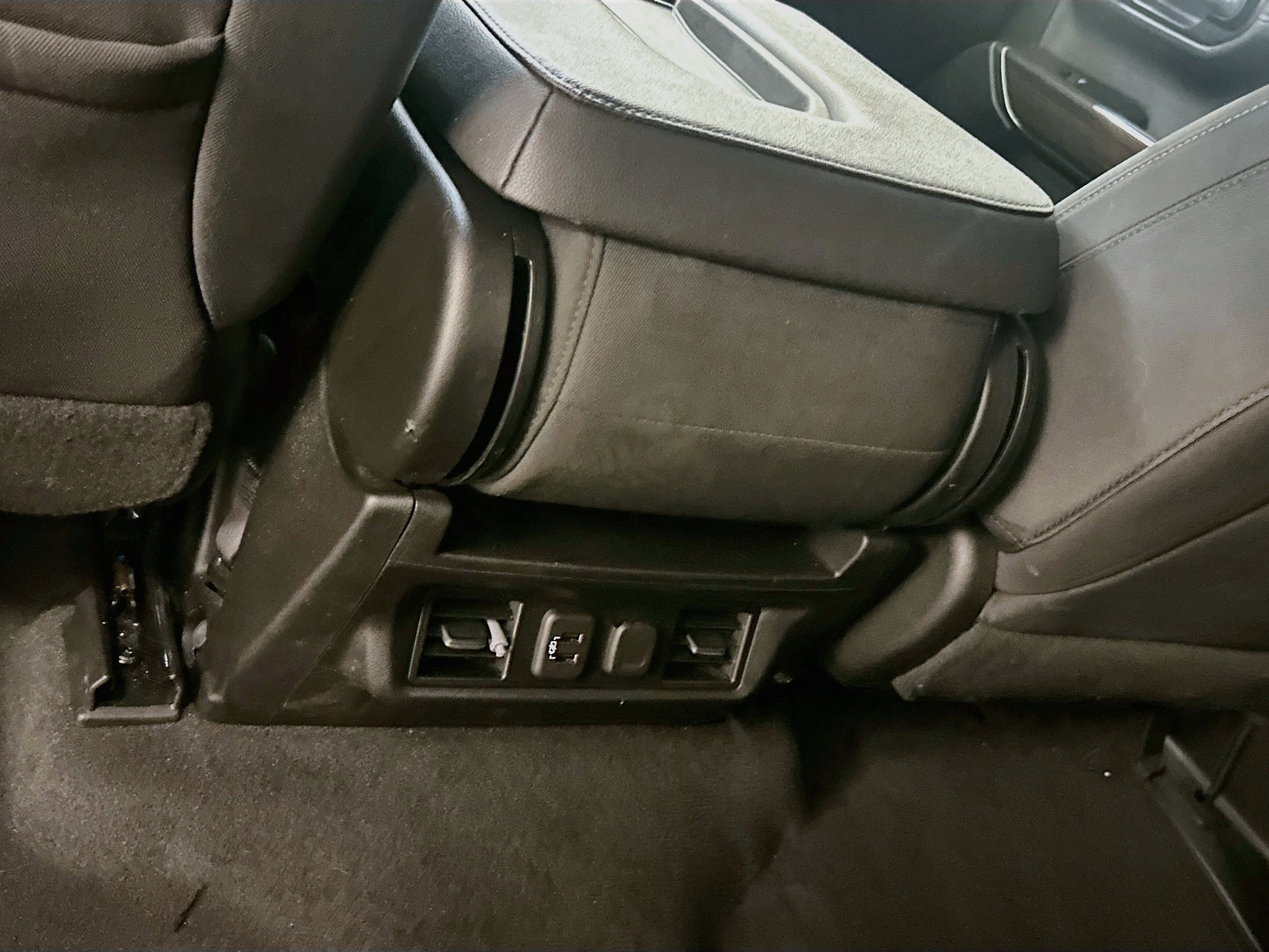 Used 2022 Chevrolet Silverado 1500 LT AWD/4WD image 28