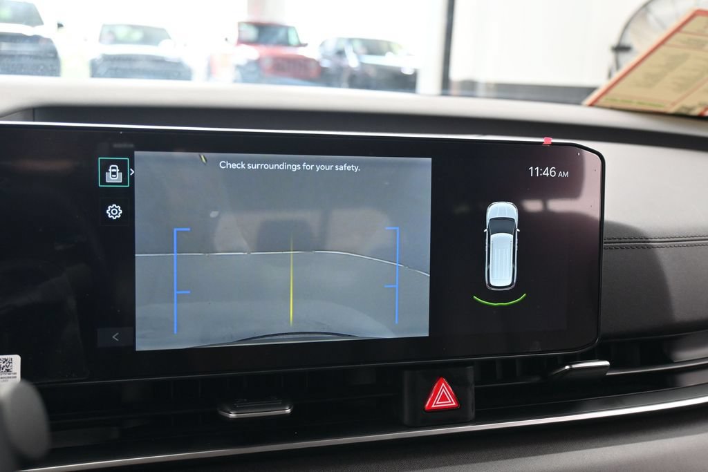 Used 2025 Kia Carnival EX FWD image 19