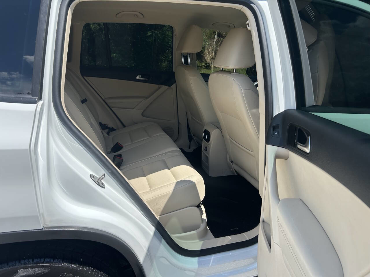 Used 2015 Volkswagen Tiguan SE image 26