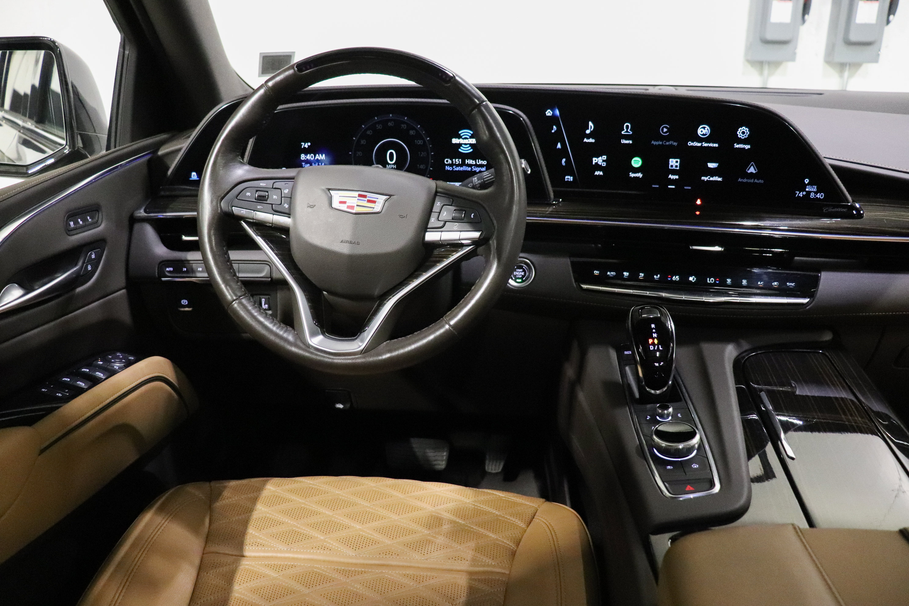 Used 2024 Cadillac Escalade Premium Luxury AWD/4WD image 28