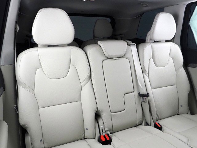 Used 2025 Volvo XC90 T8 Plus w/ Protection Package Premier image 16