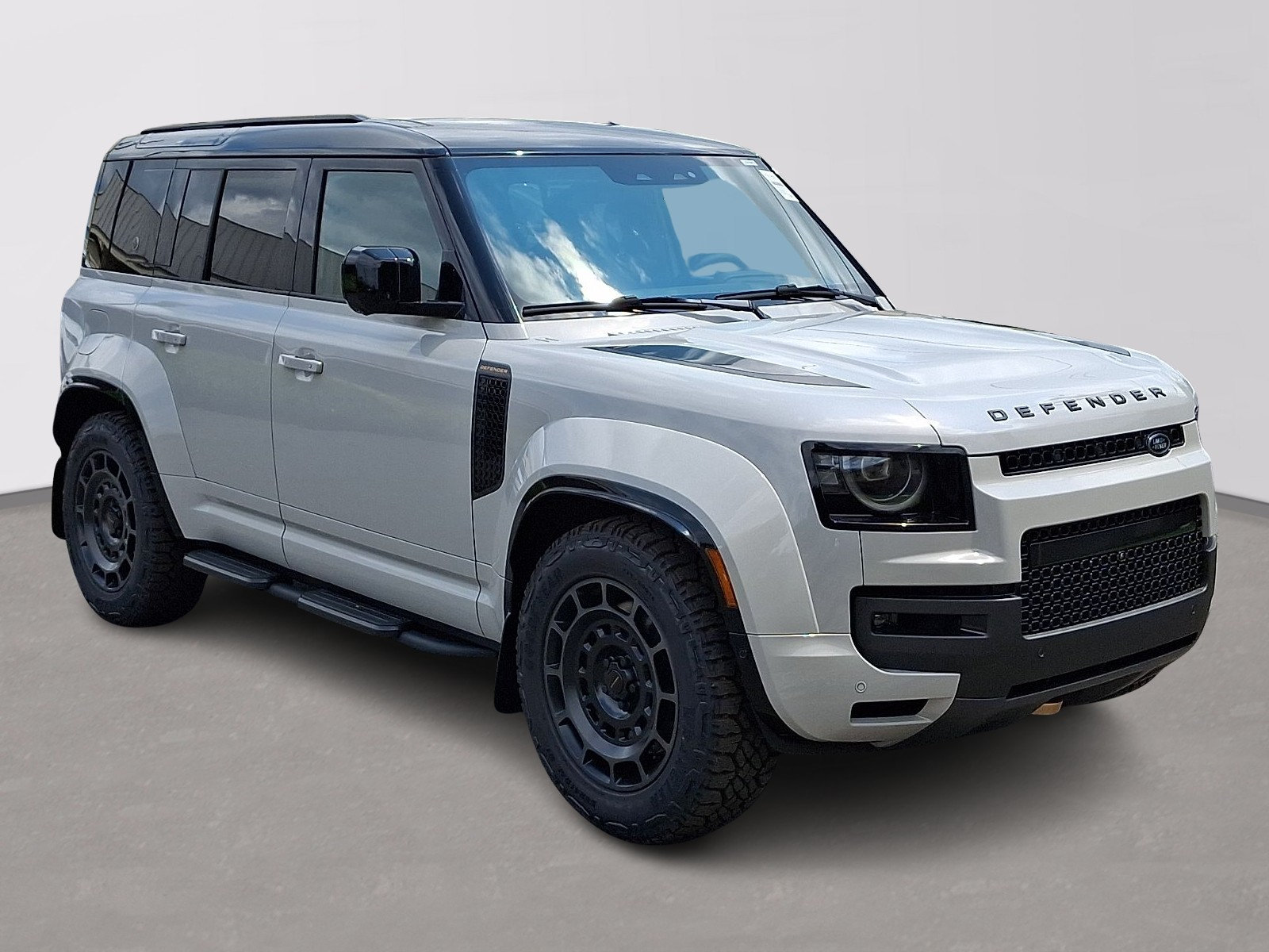 New 2026 Land Rover Defender 110 OCTA AWD/4WD image 2