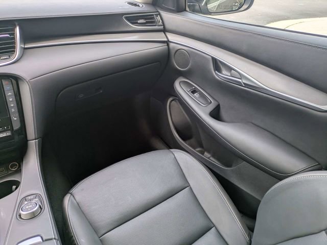 Used 2023 INFINITI QX50 Luxe image 18