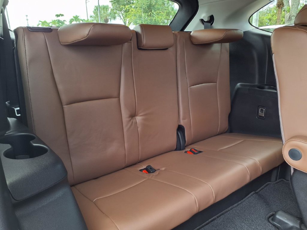 Used 2025 Toyota Highlander Limited AWD/4WD image 17