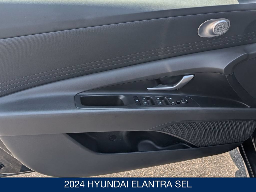 Certified 2024 Hyundai Elantra SEL FWD image 11