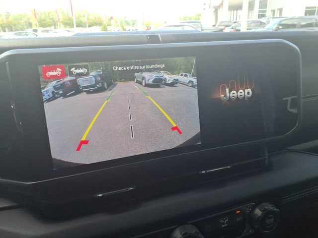 Used 2025 Jeep Wrangler Sahara image 20