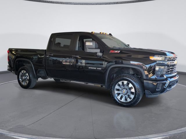 Used 2024 Chevrolet Silverado 2500 Custom w/ Custom Value Package AWD/4WD image 4