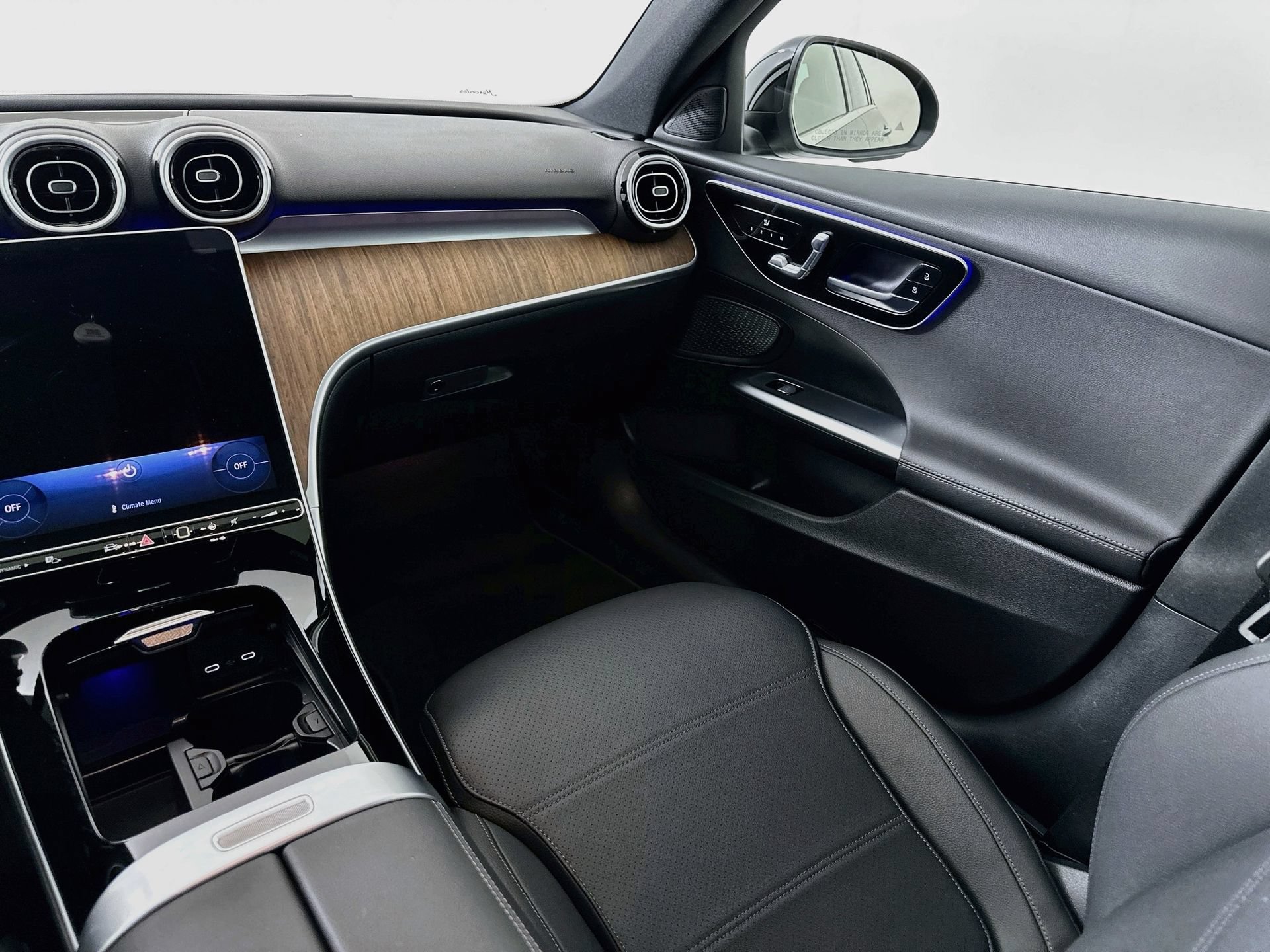 Certified 2025 Mercedes-Benz C 300 Sedan image 24