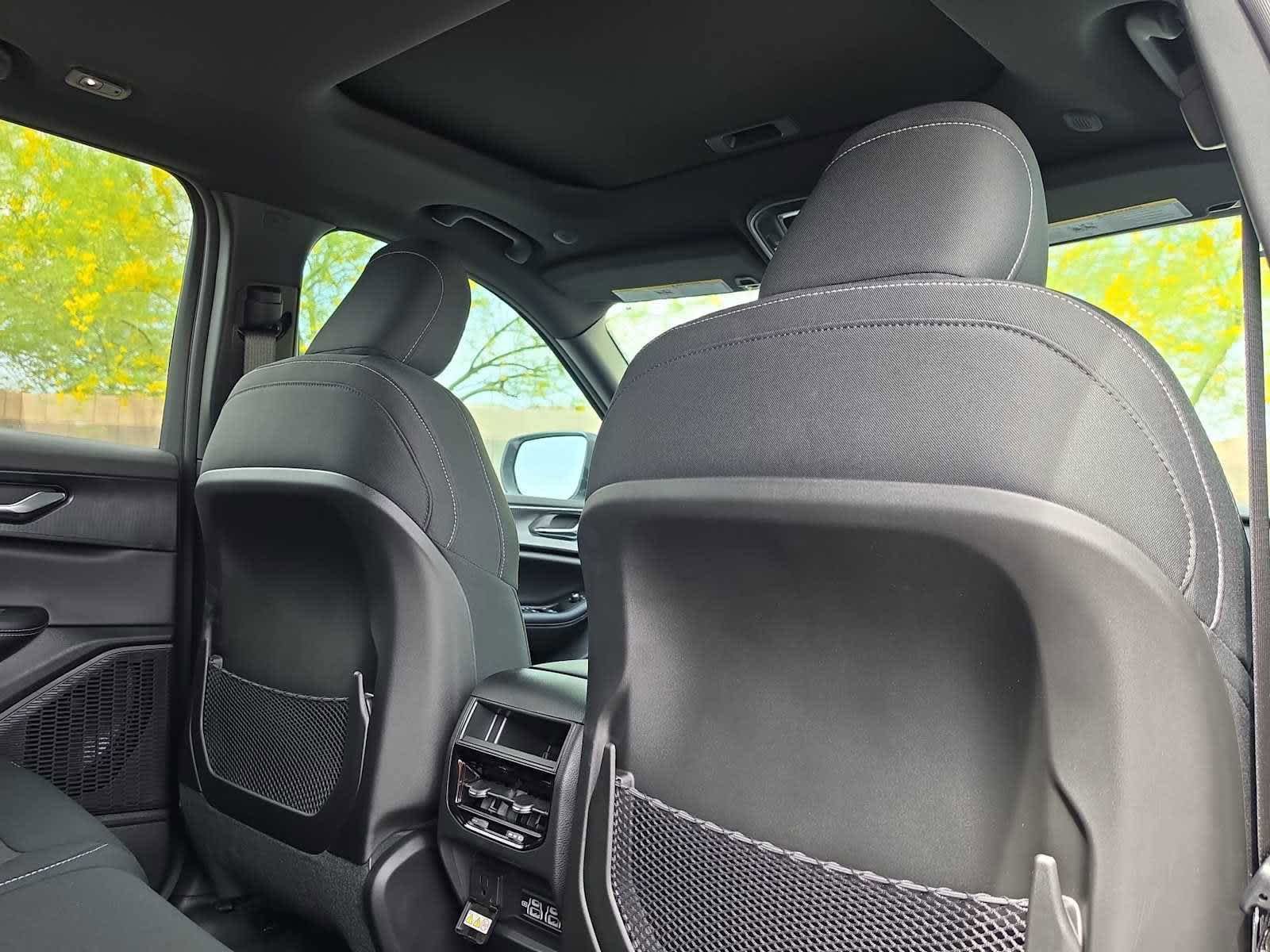 New 2026 Jeep Grand Cherokee Laredo X RWD image 17
