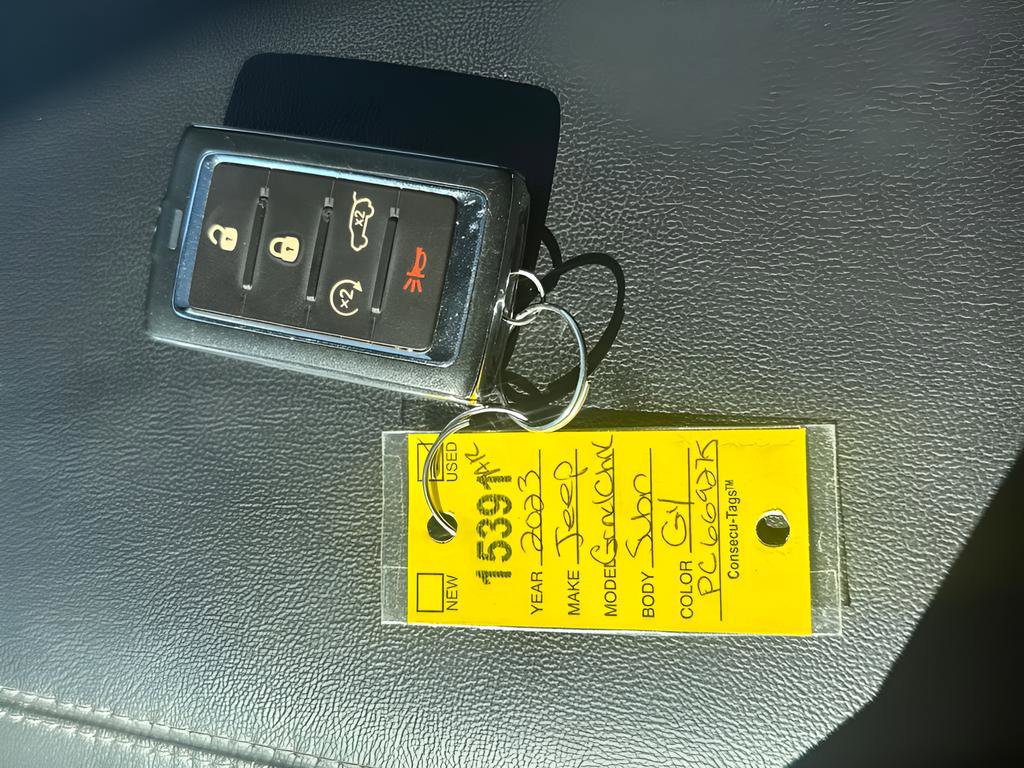 Used 2023 Jeep Grand Cherokee Altitude image 32