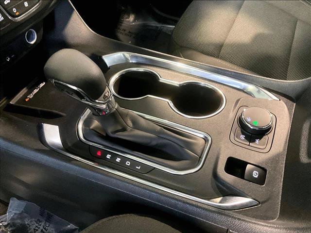 Used 2023 Chevrolet Traverse LT FWD image 15