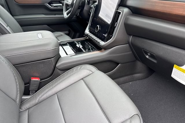 New 2026 GMC Yukon Denali w/ Sun & Power Step Package image 19