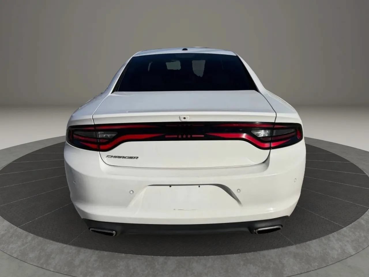 Used 2019 Dodge Charger SXT RWD image 6