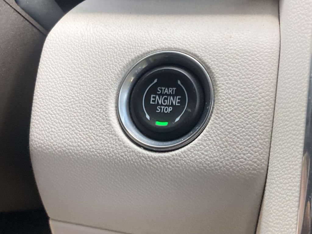 Used 2024 GMC Acadia Denali FWD image 18
