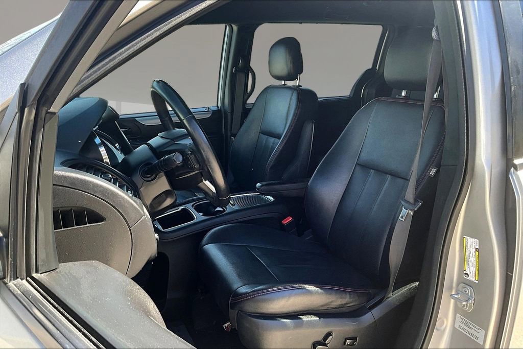 Used 2017 Dodge Grand Caravan GT image 18
