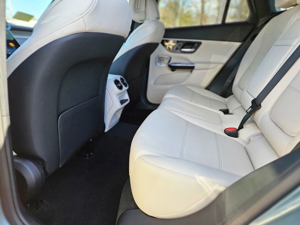 New 2026 Mercedes-Benz GLC 300 4MATIC image 12