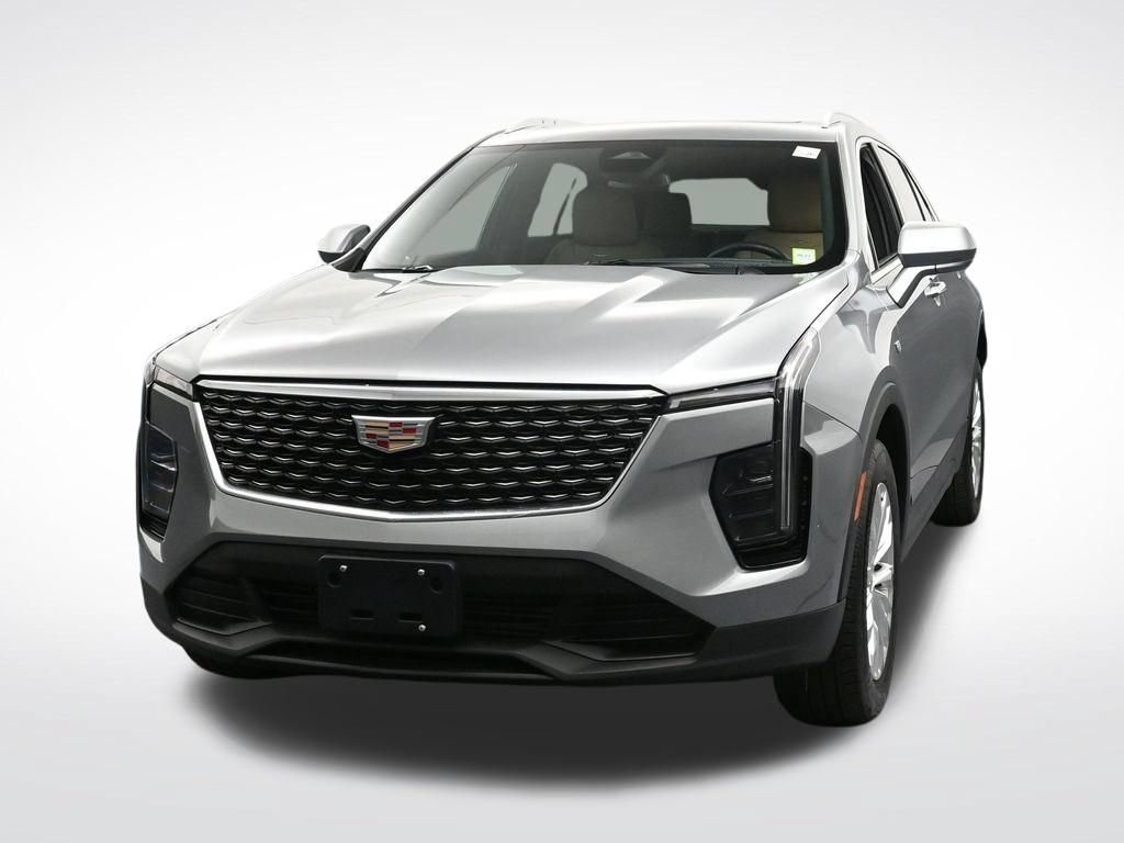 Used 2024 Cadillac XT4 Luxury w/ Cold Weather Package AWD/4WD image 8