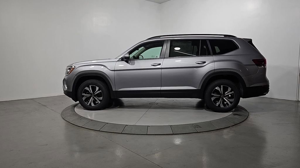 New 2026 Volkswagen Atlas SE image 2