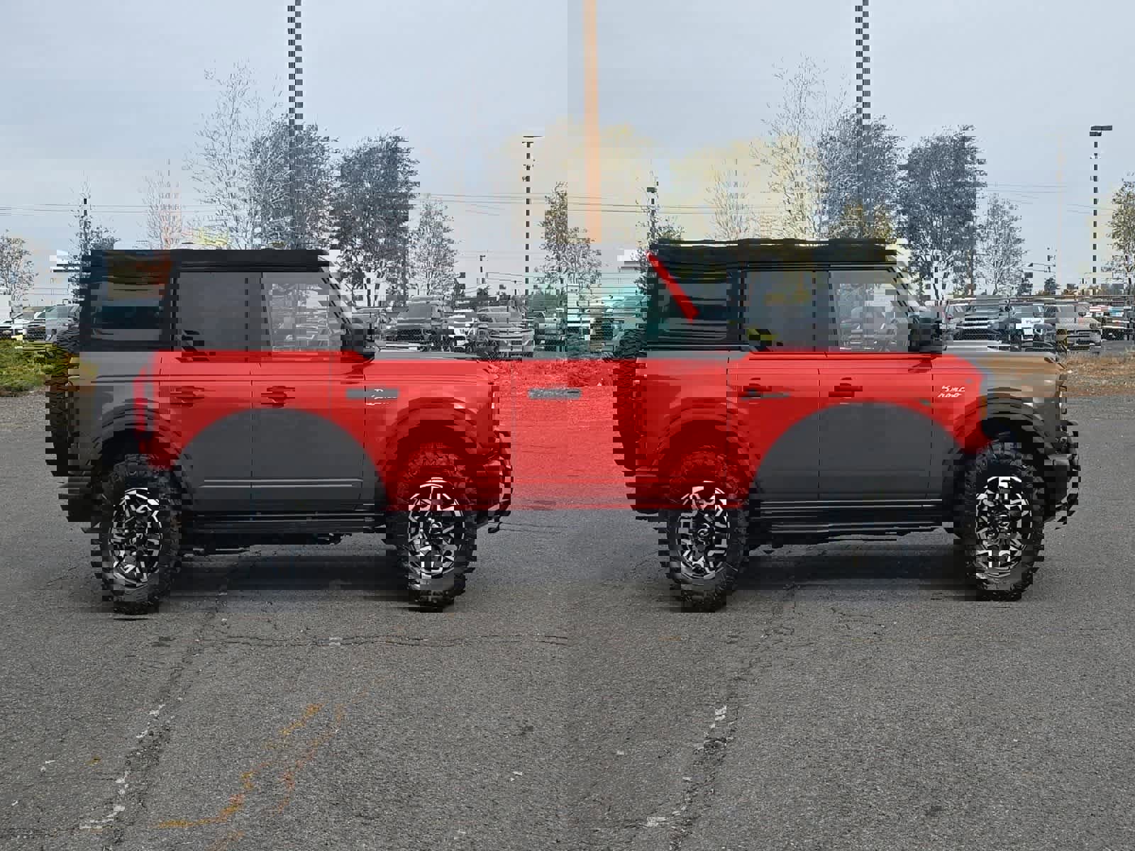 Used 2022 Ford Bronco Black Diamond image 8