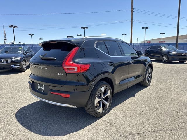 Certified 2025 Volvo XC40 B5 Core w/ Protection Package Premier AWD/4WD image 5