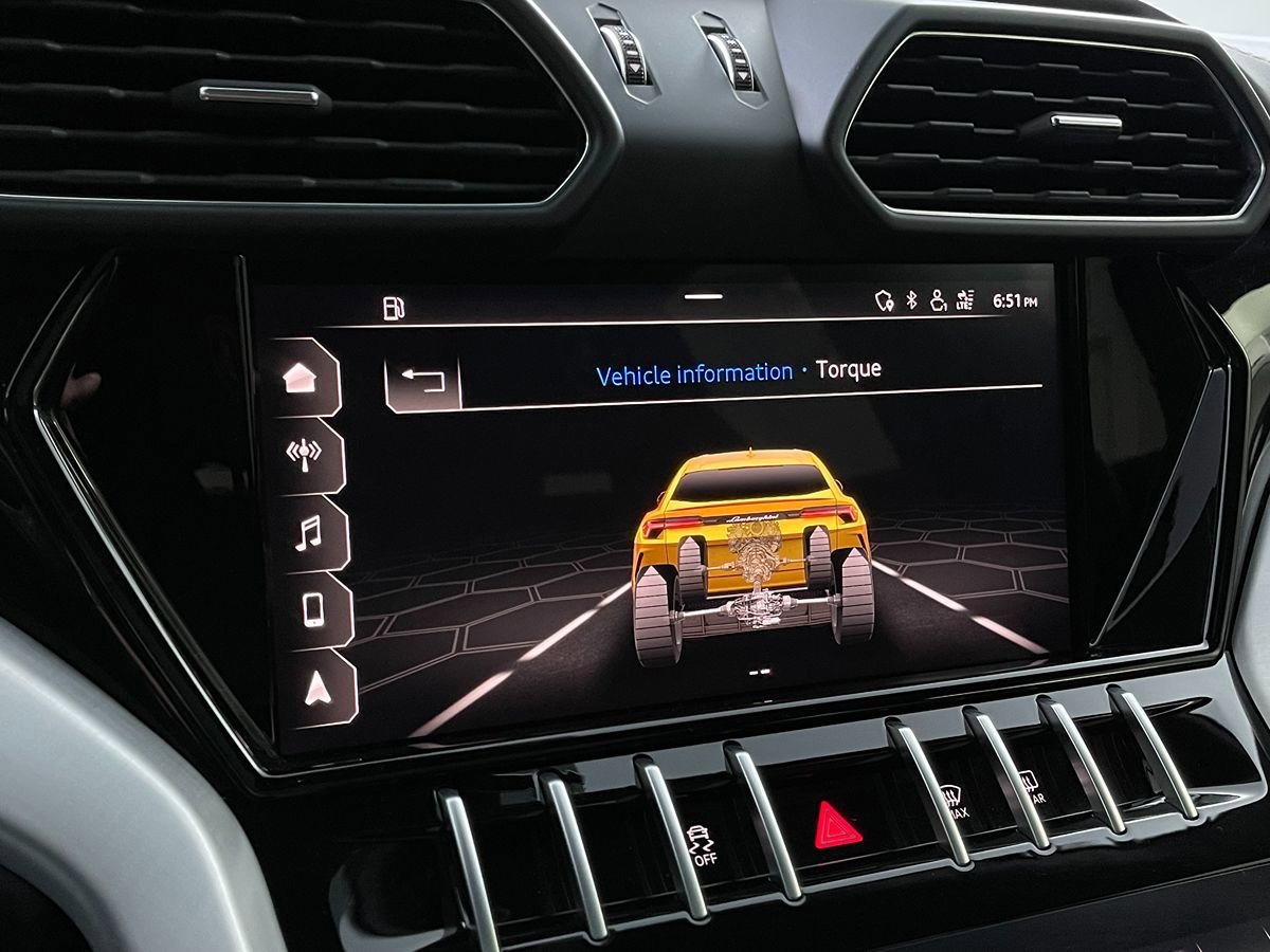 Used 2021 Lamborghini Urus AWD/4WD image 40
