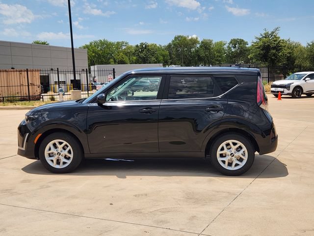 Certified 2023 Kia Soul LX w/ Option Group 015 FWD image 4