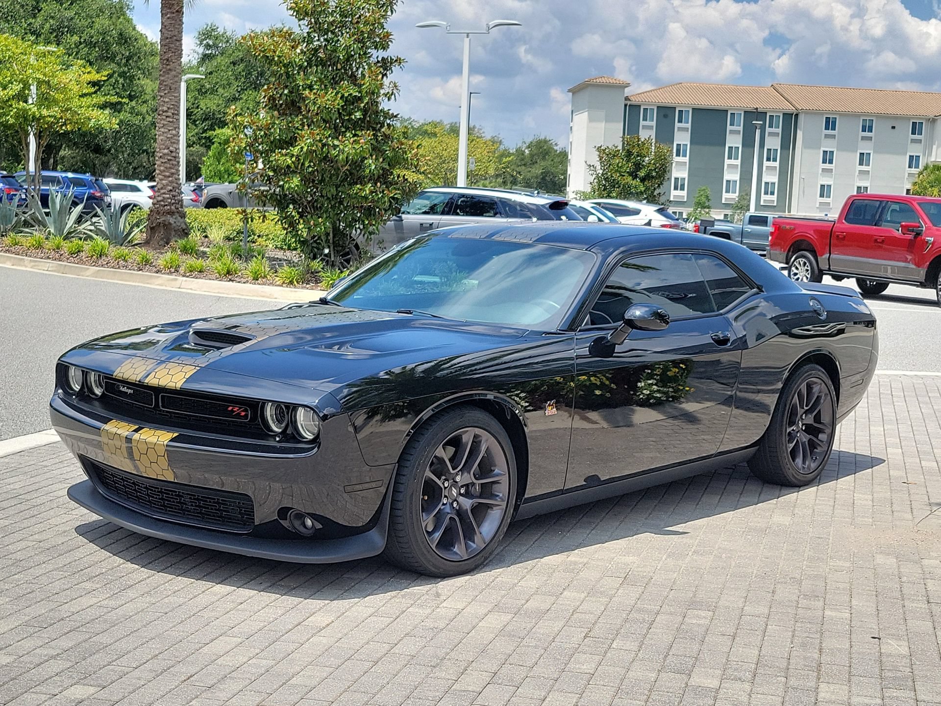 Used 2022 Dodge Challenger R/T Scat Pack RWD image 2