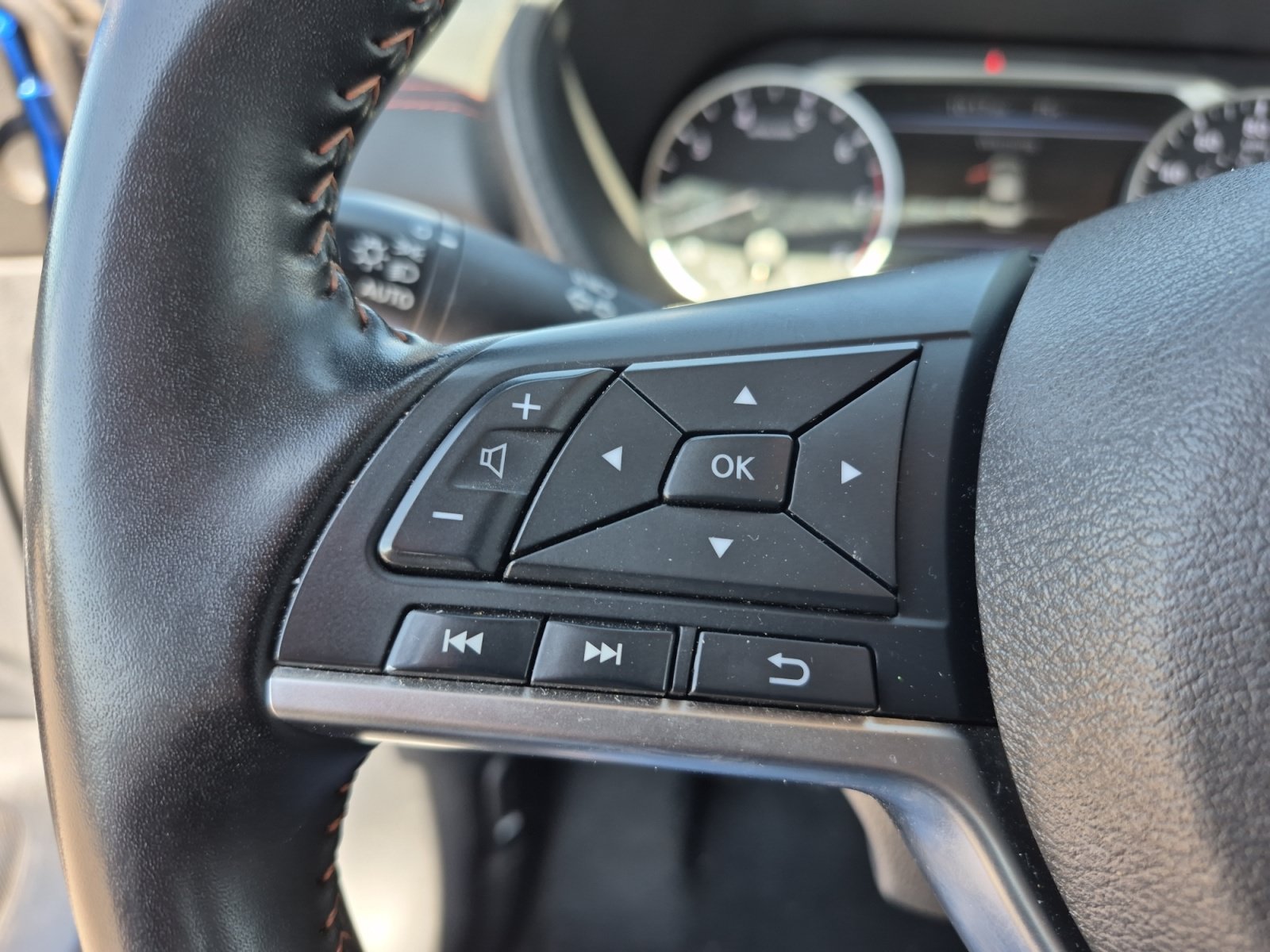 Used 2025 Nissan Sentra SR FWD image 16