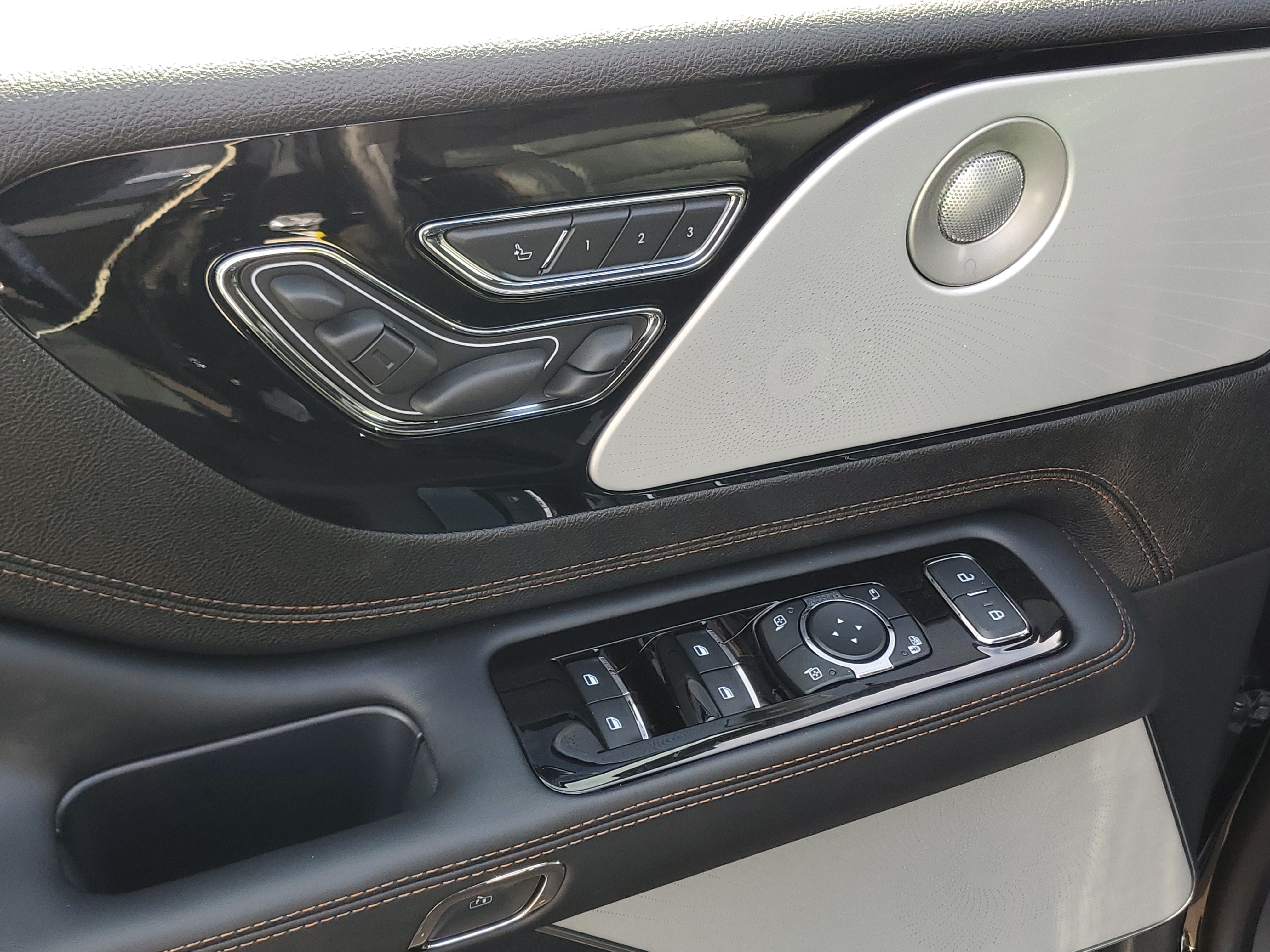 New 2027 Lincoln Aviator Black Label w/ Dynamic Handling Package AWD/4WD image 9