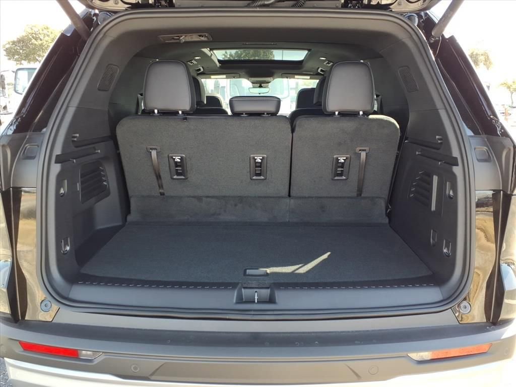 New 2026 Chevrolet Traverse LT w/ Sun and Wheel Package image 8