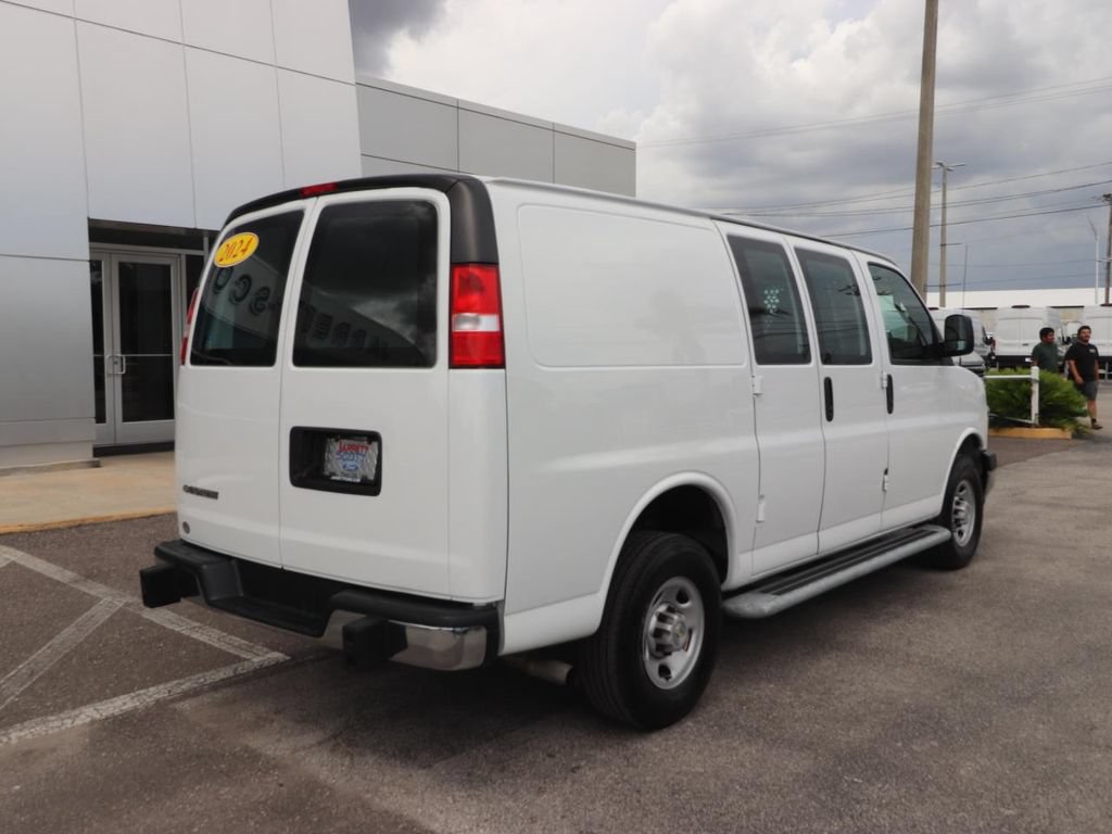 Used 2024 Chevrolet Express 2500 w/ Driver Convenience Package RWD image 15
