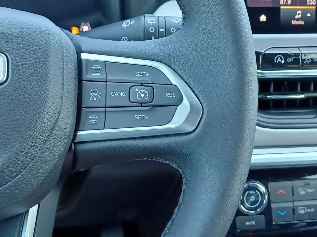 New 2026 Jeep Compass Limited AWD/4WD image 17