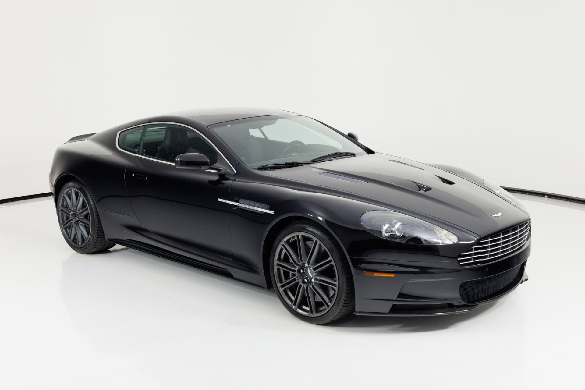 Used 2009 Aston Martin DBS Coupe RWD image 48