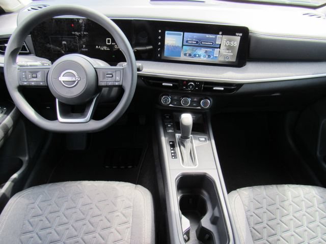 Certified 2025 Nissan Kicks SV FWD image 17