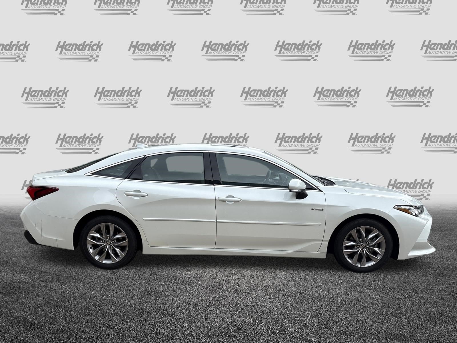 Used 2021 Toyota Avalon XLE w/ Moonroof Package FWD image 11
