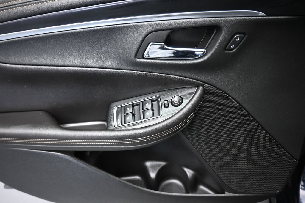 Used 2019 Chevrolet Impala LT FWD image 10